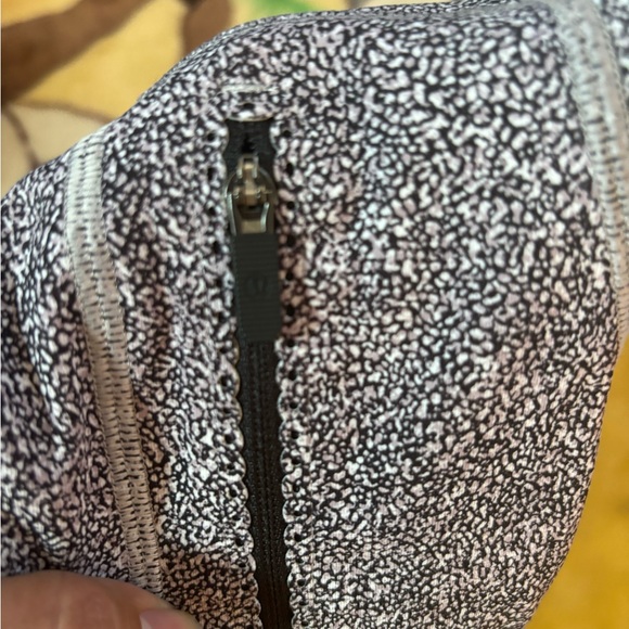 Lululemon leggings - Picture 3 of 6